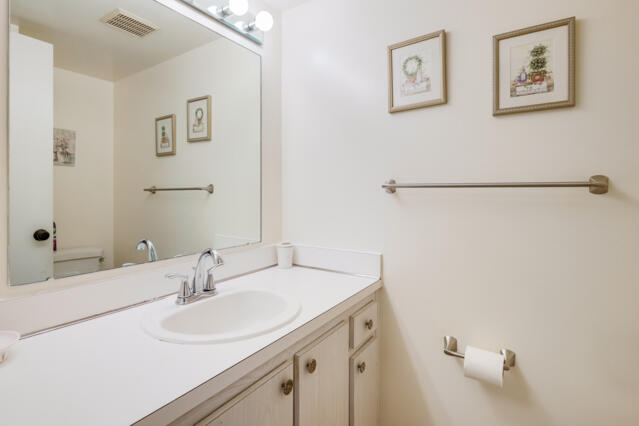 319 Pine Ridge Circle, Unit B1 Greenacres, FL 33463 - Photo 17 of 26 319_Pine_Ridge_B1_20