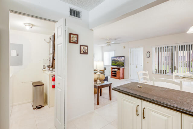 319 Pine Ridge Circle, Unit B1 Greenacres, FL 33463 - Photo 8 of 26 319_Pine_Ridge_B1_10