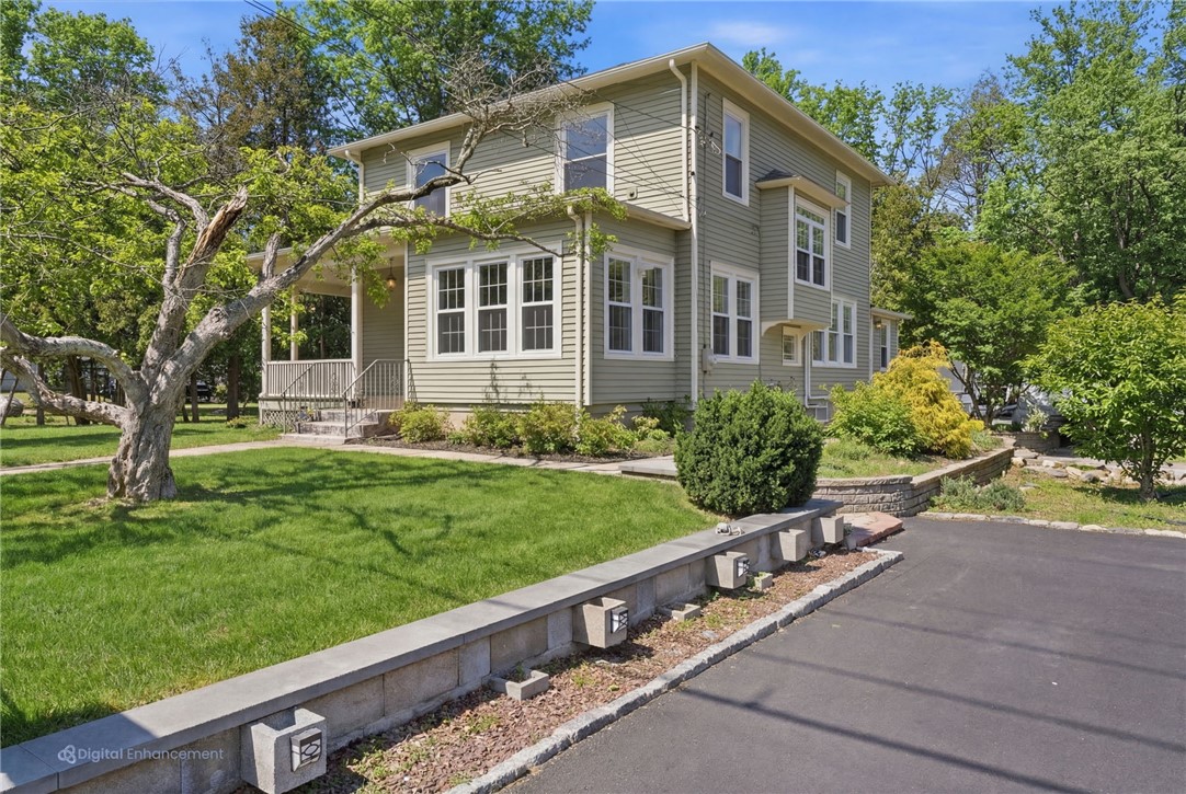 86 Wood Street Coventry, RI 02816 - Photo 3 of 50