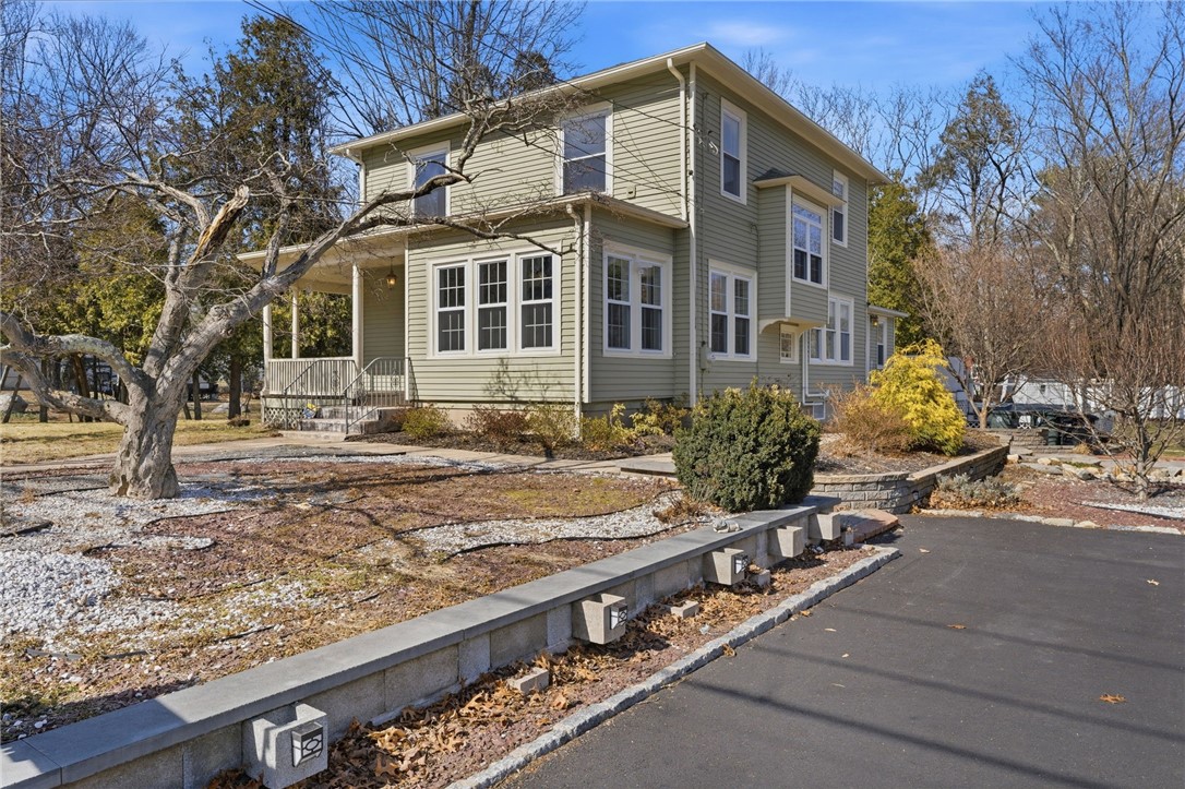 86 Wood Street Coventry, RI 02816 - Photo 4 of 50