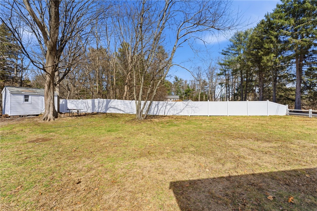 86 Wood Street Coventry, RI 02816 - Photo 7 of 50