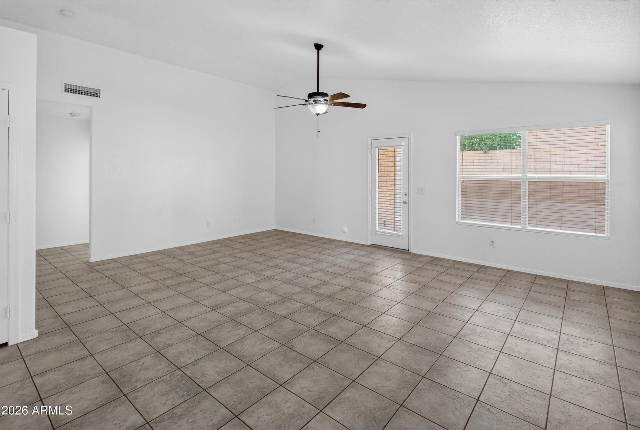 8916 West Davis Road Peoria, AZ 85382 - Photo 7 of 34 Family Room