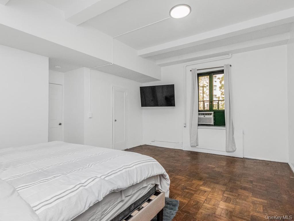 1554 Unionport Road, Unit TG Bronx, NY 10462 - Photo 9 of 12 Gallery Image 9