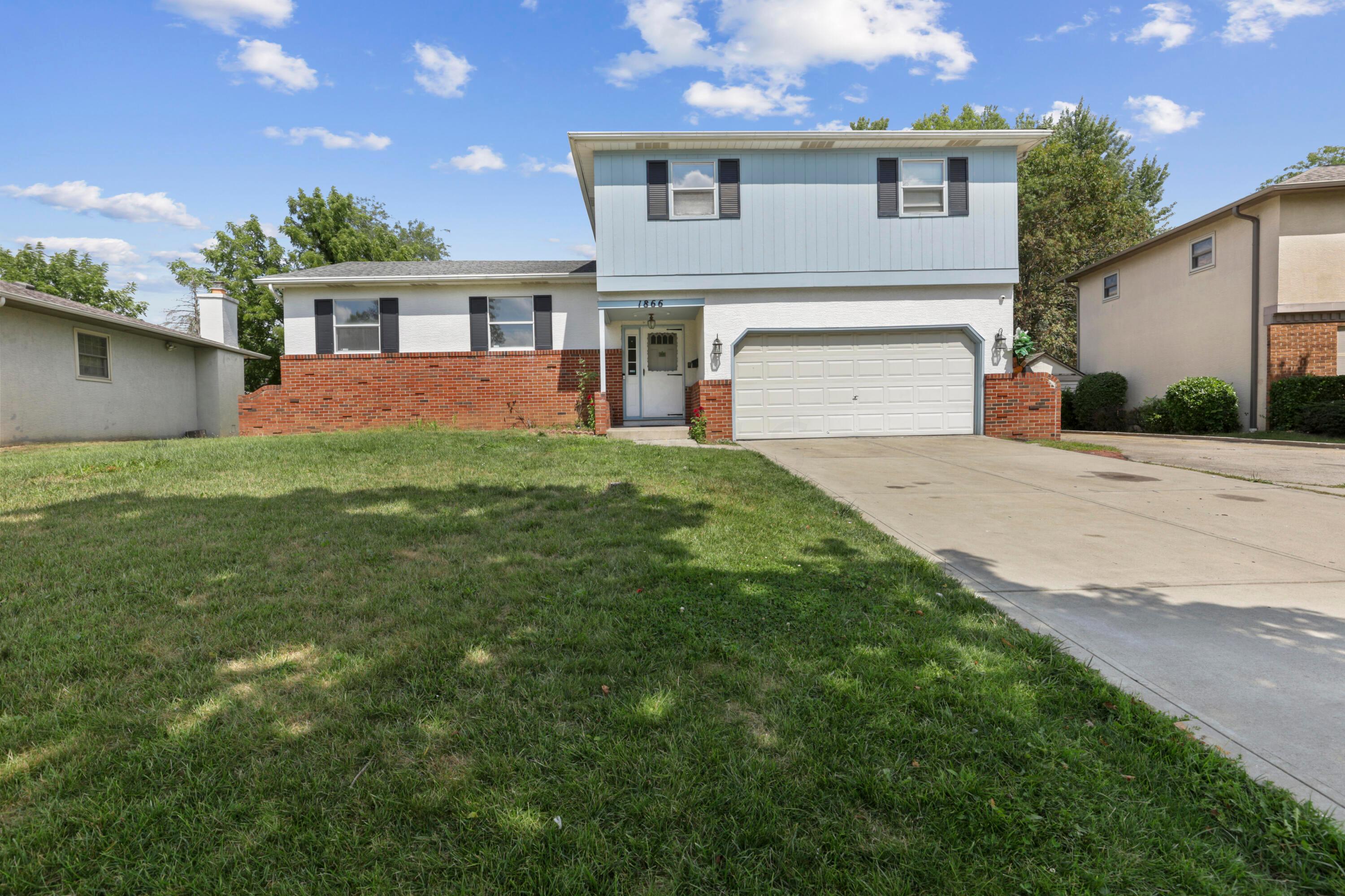1866 Dorsetshire Road Columbus, OH 43229 - Photo 9 of 44 IMG_9596