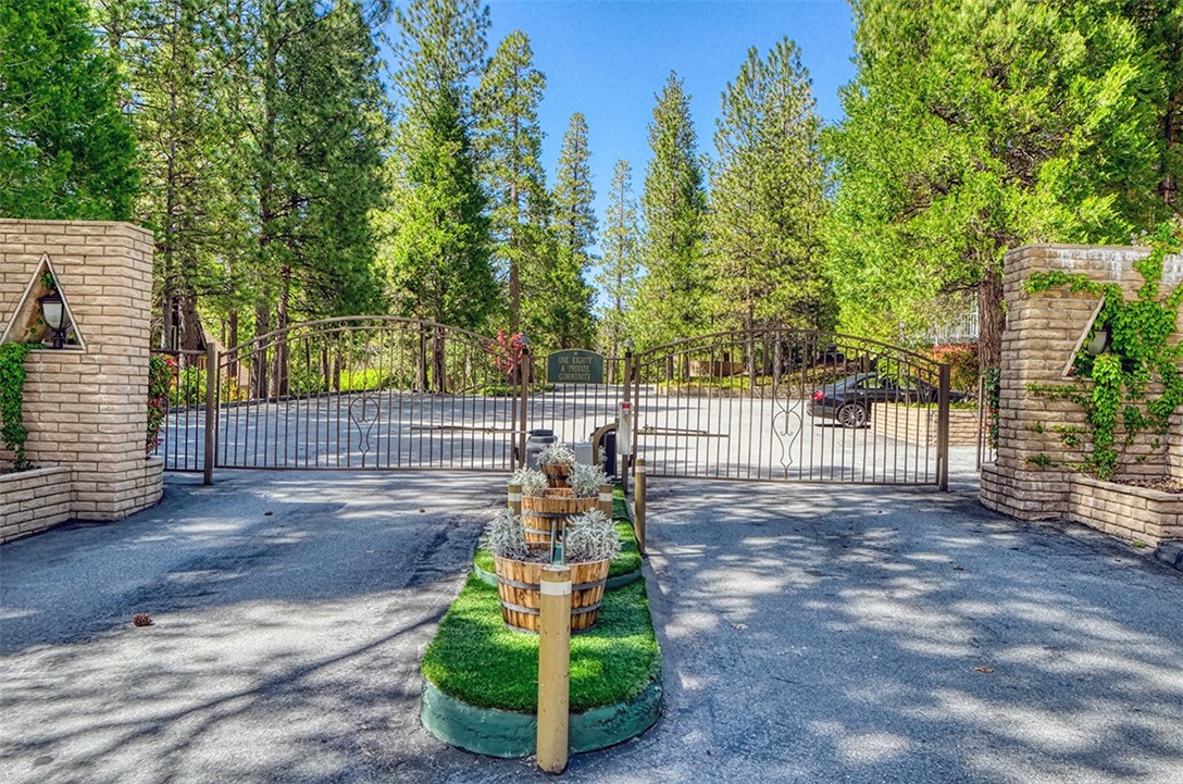 180 Grass Valley Road, Unit 42 Lake Arrowhead, CA 92352 - Photo 2 of 20