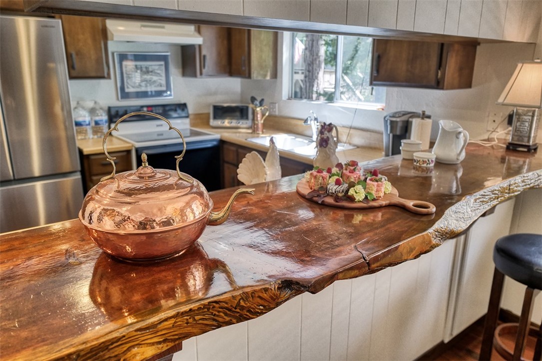 180 Grass Valley Road, Unit 42 Lake Arrowhead, CA 92352 - Photo 5 of 20