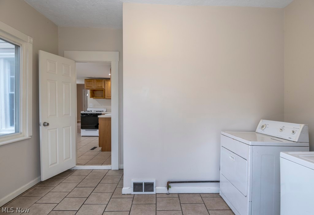 1735 Randall Road Cleveland, OH 44113 - Photo 15 of 25 Gallery Image 15