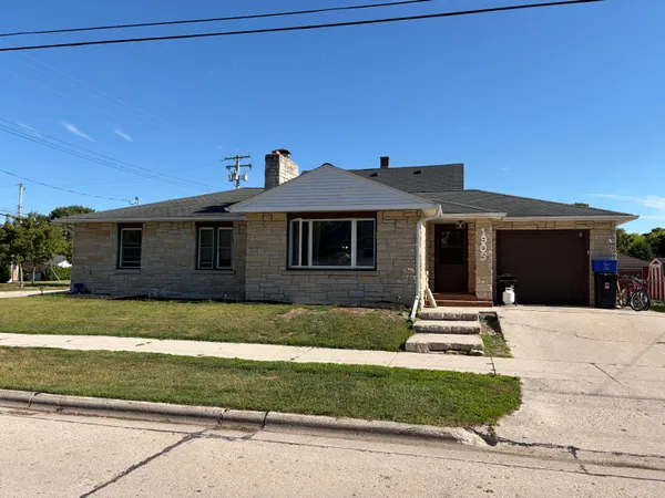 $190,000 | 1905 32nd Street, Two Rivers, WI 54241