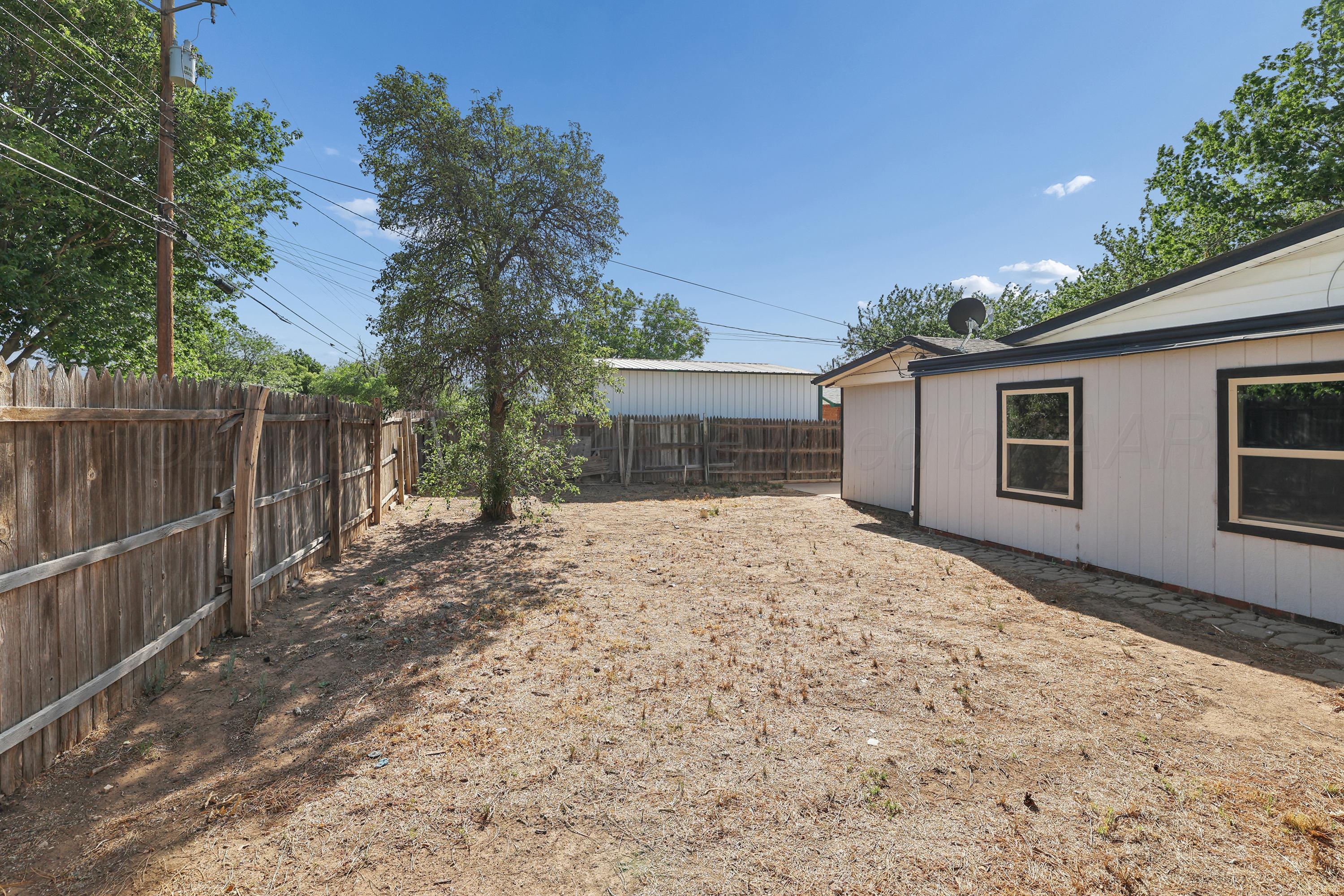 4302 Summit Circle Amarillo, TX 79109 - Photo 32 of 34 34-Backyard