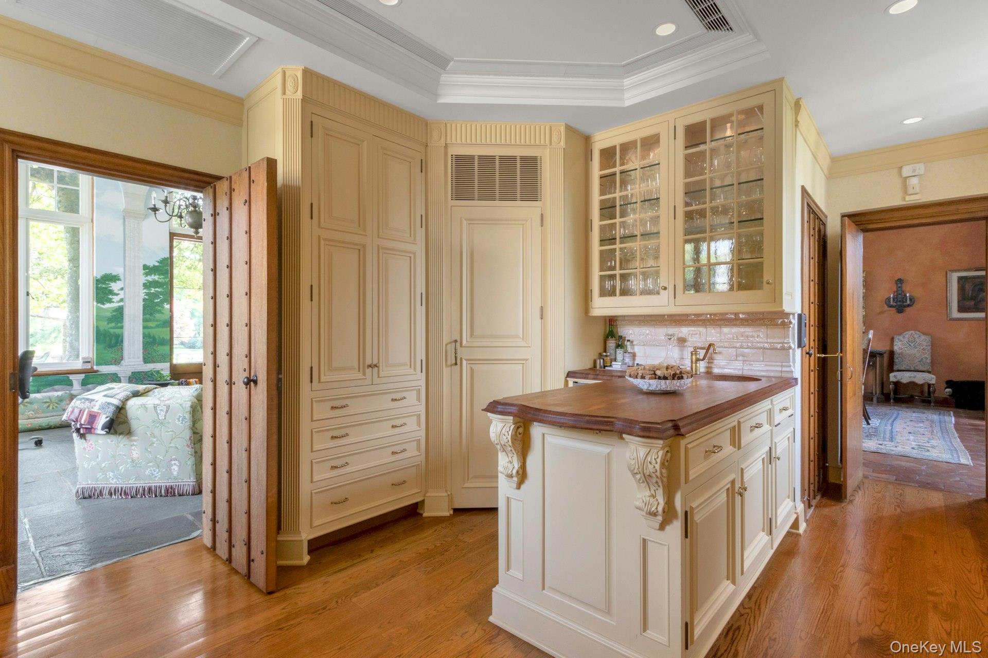 120 Ridge Road Tuxedo Park, NY 10987 - Photo 19 of 50 a bathroom with a sink a mirror and a bathtub