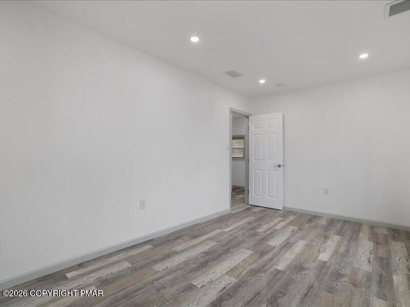 689 Main Road Hunlock Creek, PA 18621 - Photo 13 of 38 13-RBP53351