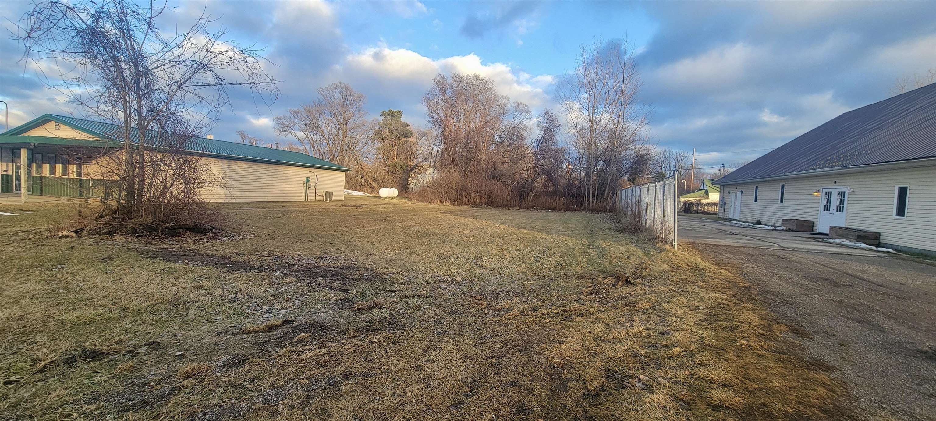 3840 North Huron Road Pinconning, MI 48650 - Photo 2 of 12