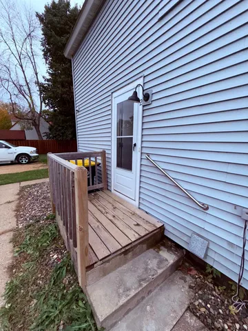 $1,400 | 20660 Holyoke Avenue, Unit 2, Lakeville, MN 55044