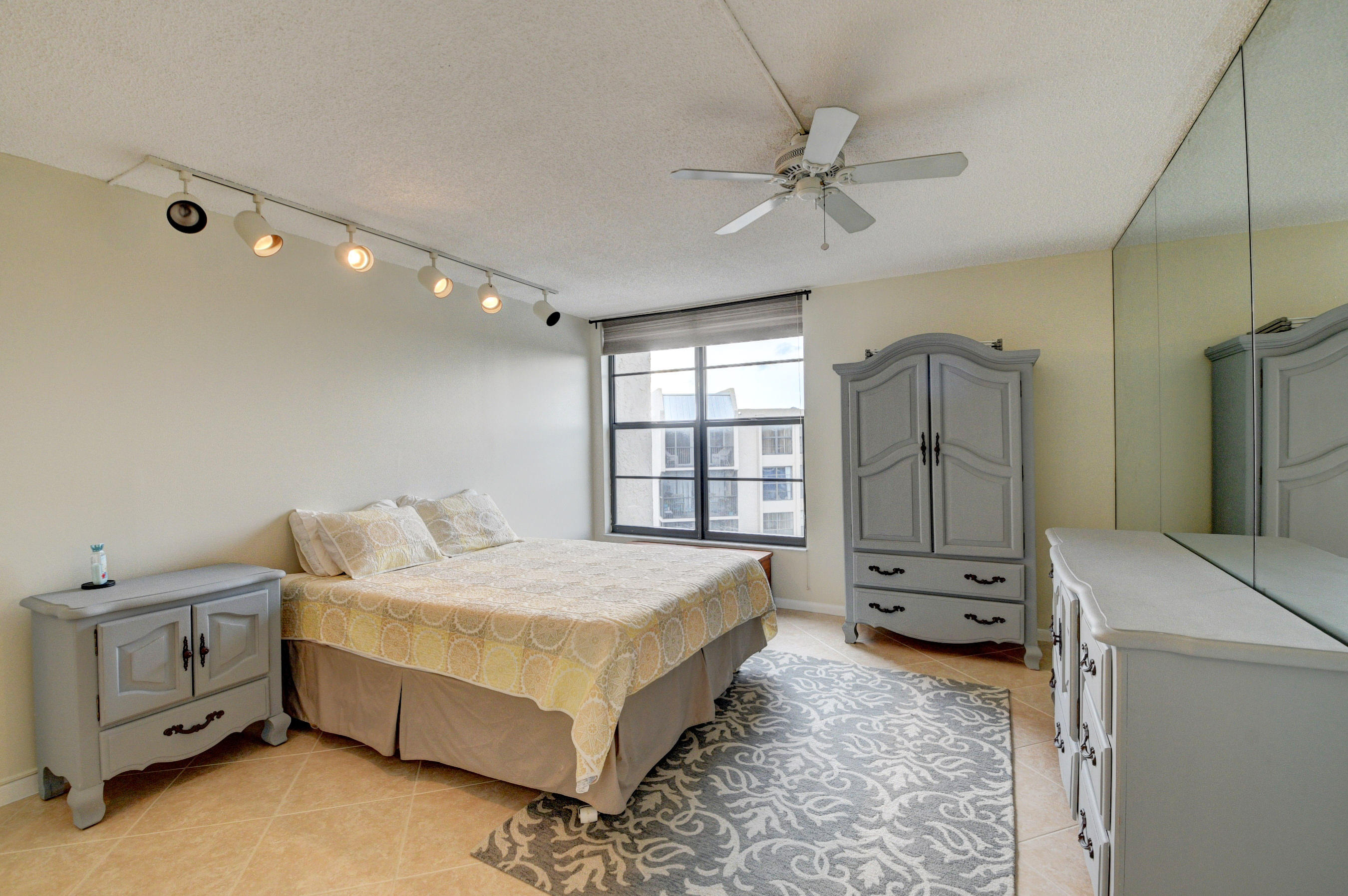 20 Royal Palm Way, Unit 603 Boca Raton, FL 33432 - Photo 15 of 54 DSC_9968_69_70_71_72