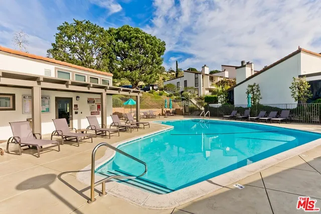 $995,000 | 1726 Palisades Drive, Pacific Palisades, CA 90272