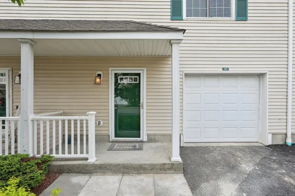 $2,750 | 14 South Street, Unit 20, Danbury, CT 06810