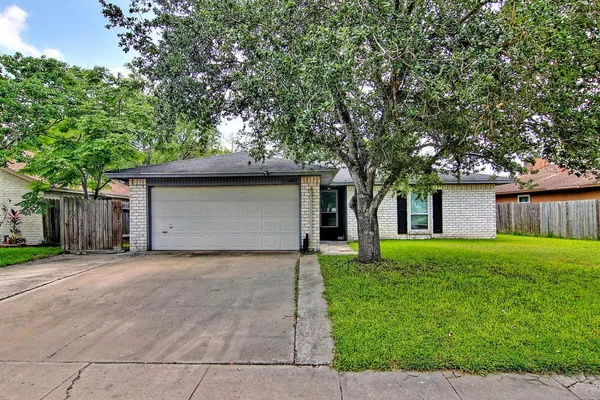 $1,495 | 11401 Woodway Creek Drive, Corpus Christi, TX 78410