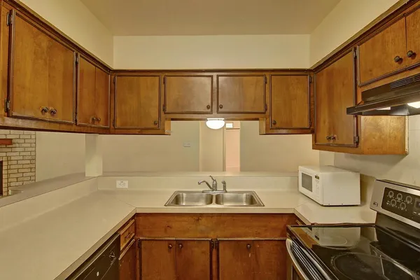 $1,495 | 11401 Woodway Creek Drive, Corpus Christi, TX 78410