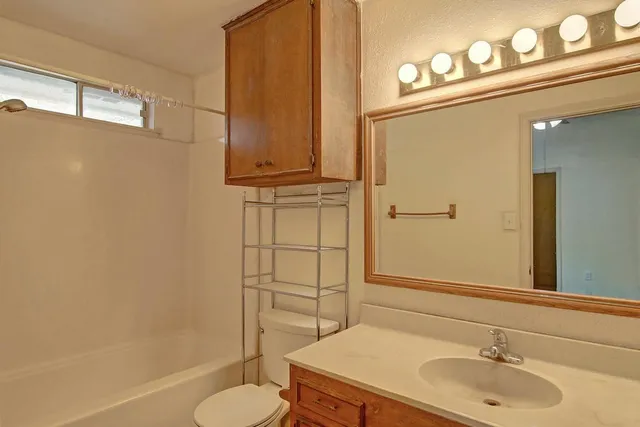 $1,495 | 11401 Woodway Creek Drive, Corpus Christi, TX 78410