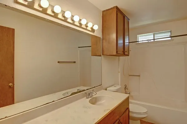 $1,495 | 11401 Woodway Creek Drive, Corpus Christi, TX 78410