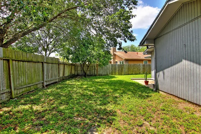 $1,495 | 11401 Woodway Creek Drive, Corpus Christi, TX 78410