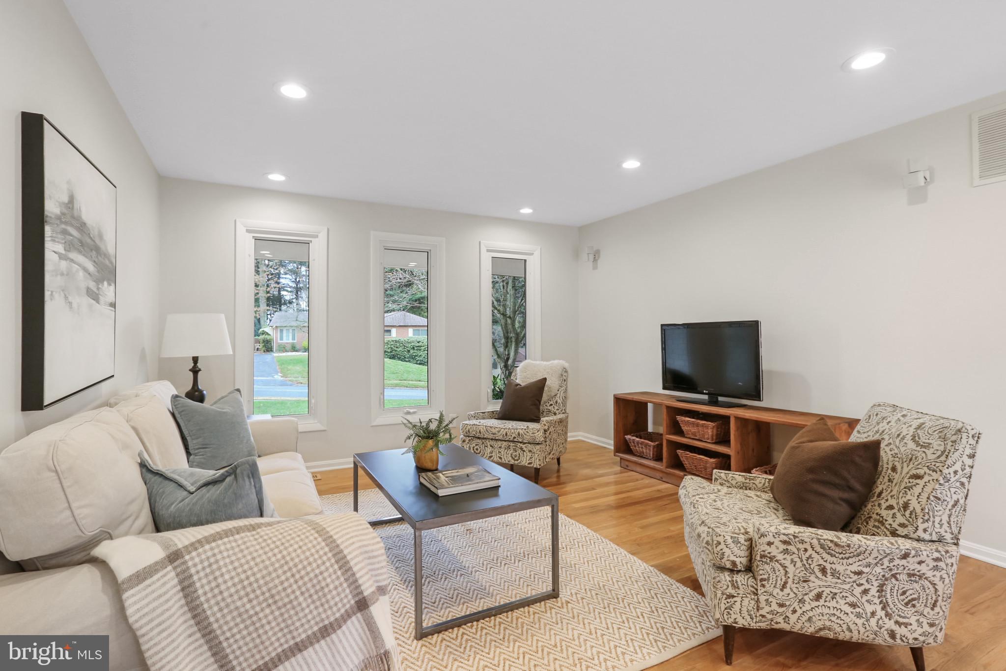7207 Denberg Road Baltimore, MD 21209 - Photo 25 of 62 Family room just off the kitchen