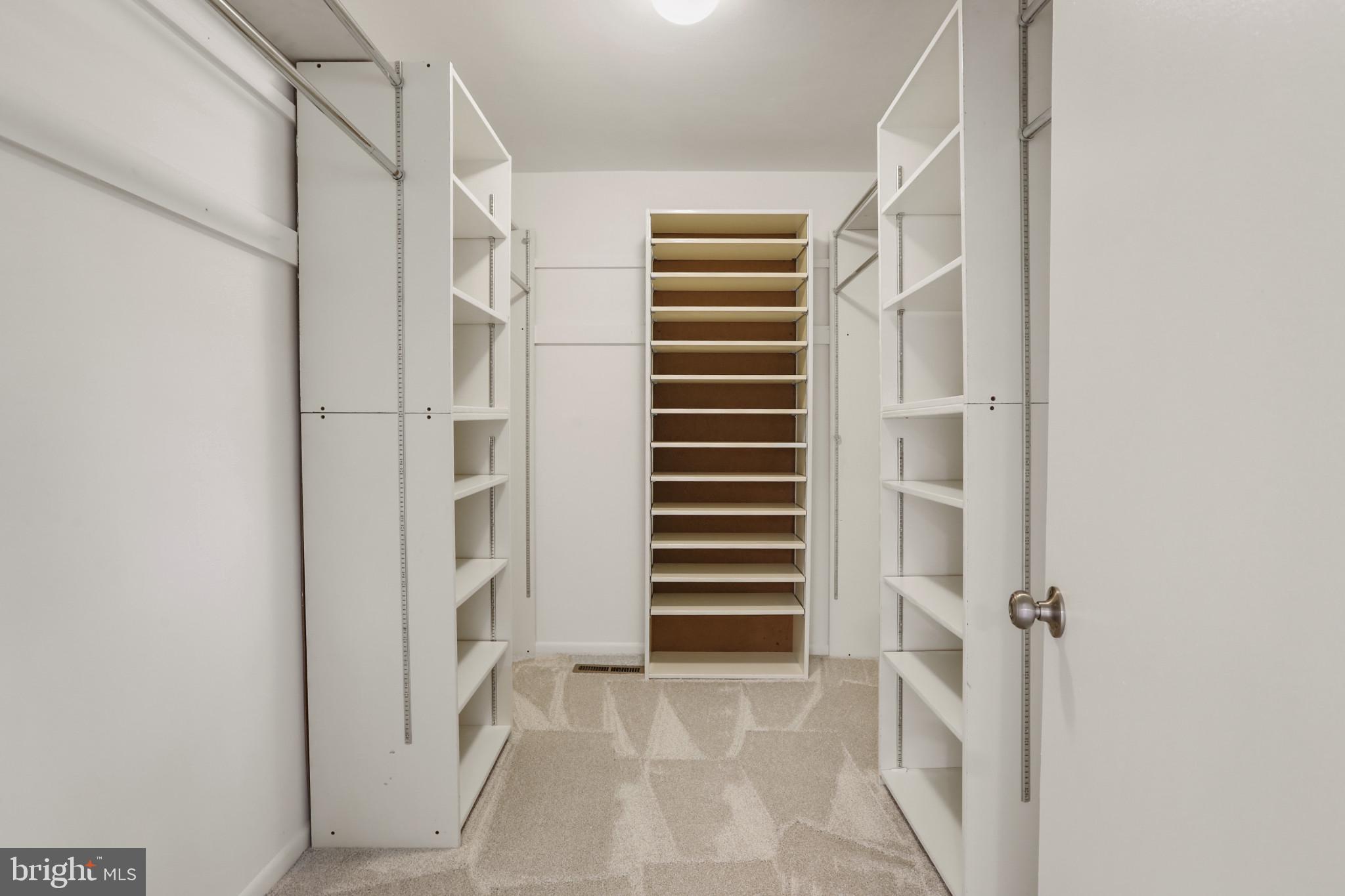7207 Denberg Road Baltimore, MD 21209 - Photo 33 of 62 Massive walk-in closet