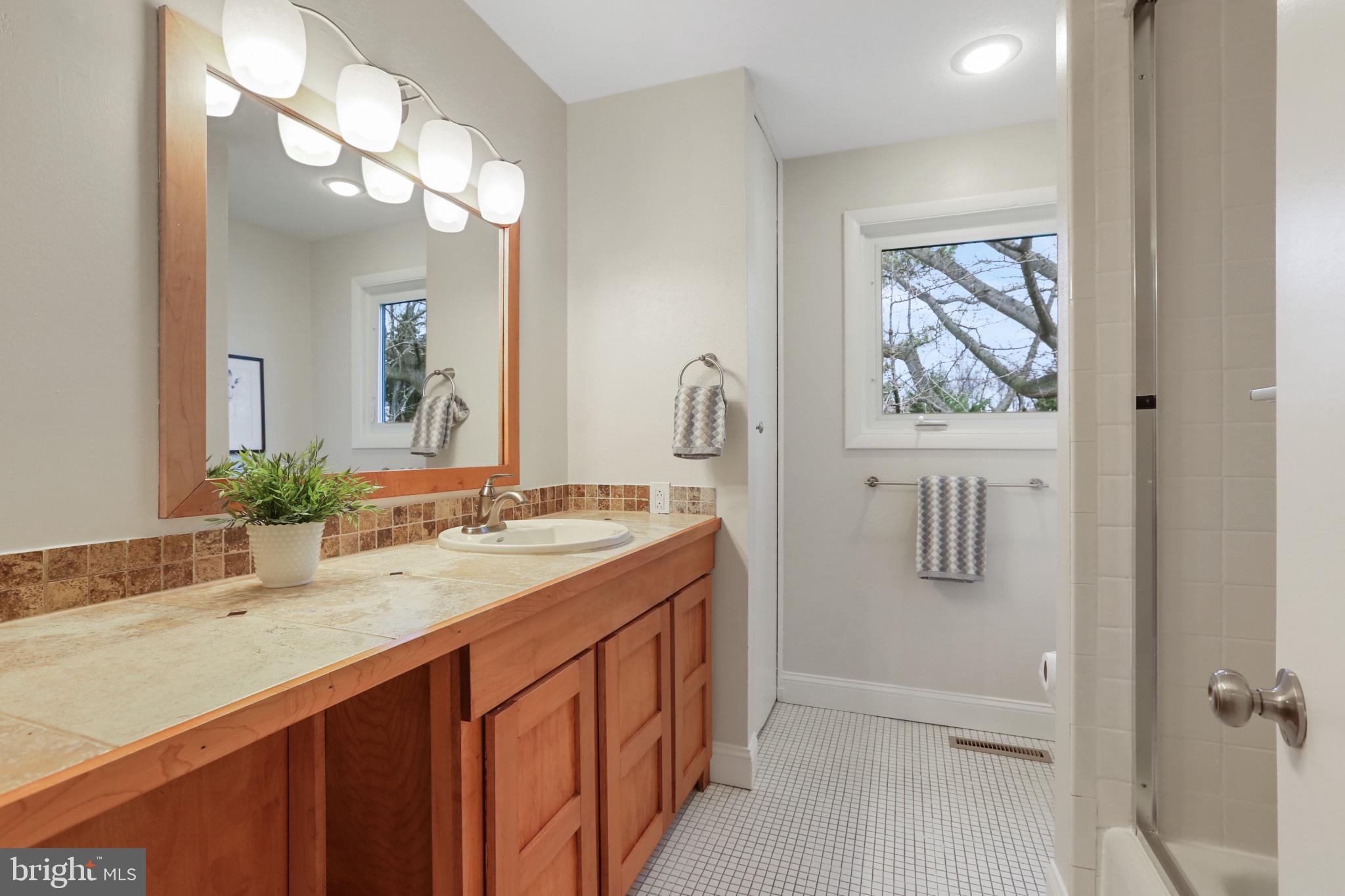7207 Denberg Road Baltimore, MD 21209 - Photo 42 of 62 Upper Level Hall Bath