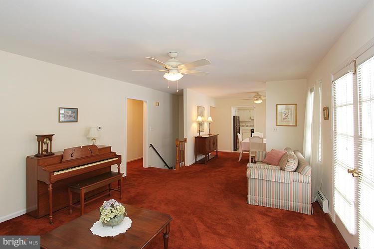 7405 Miller Fall Road Rockville, MD 20855 - Photo 10 of 27 Living Room