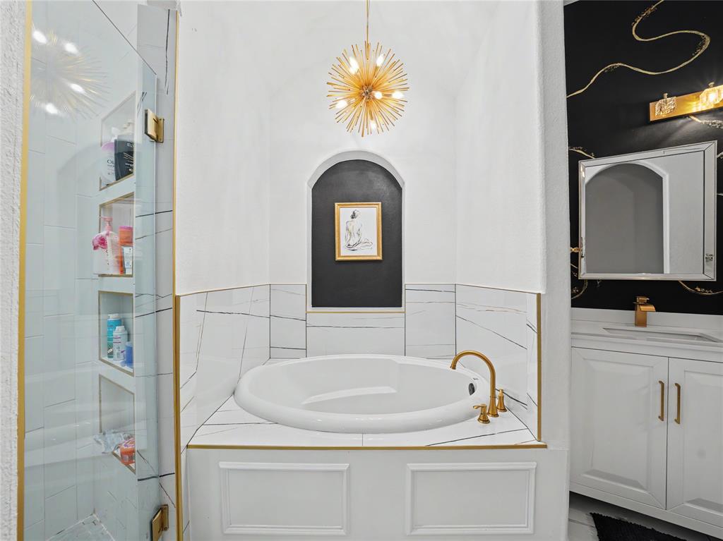 6701 Nauert Road Forest Hill, TX 76140 - Photo 20 of 40 Bathroom