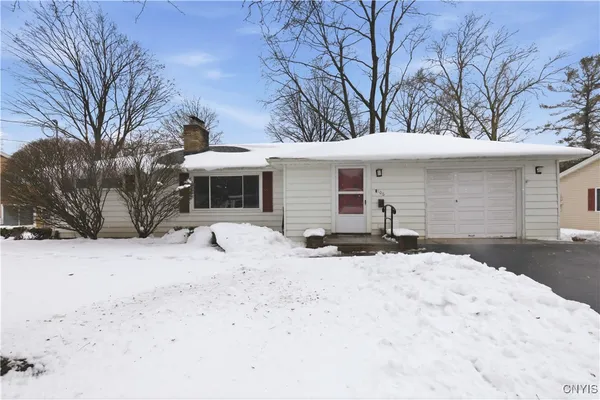 $239,000 | 106 Haddonfield Drive, DeWitt, NY 13214
