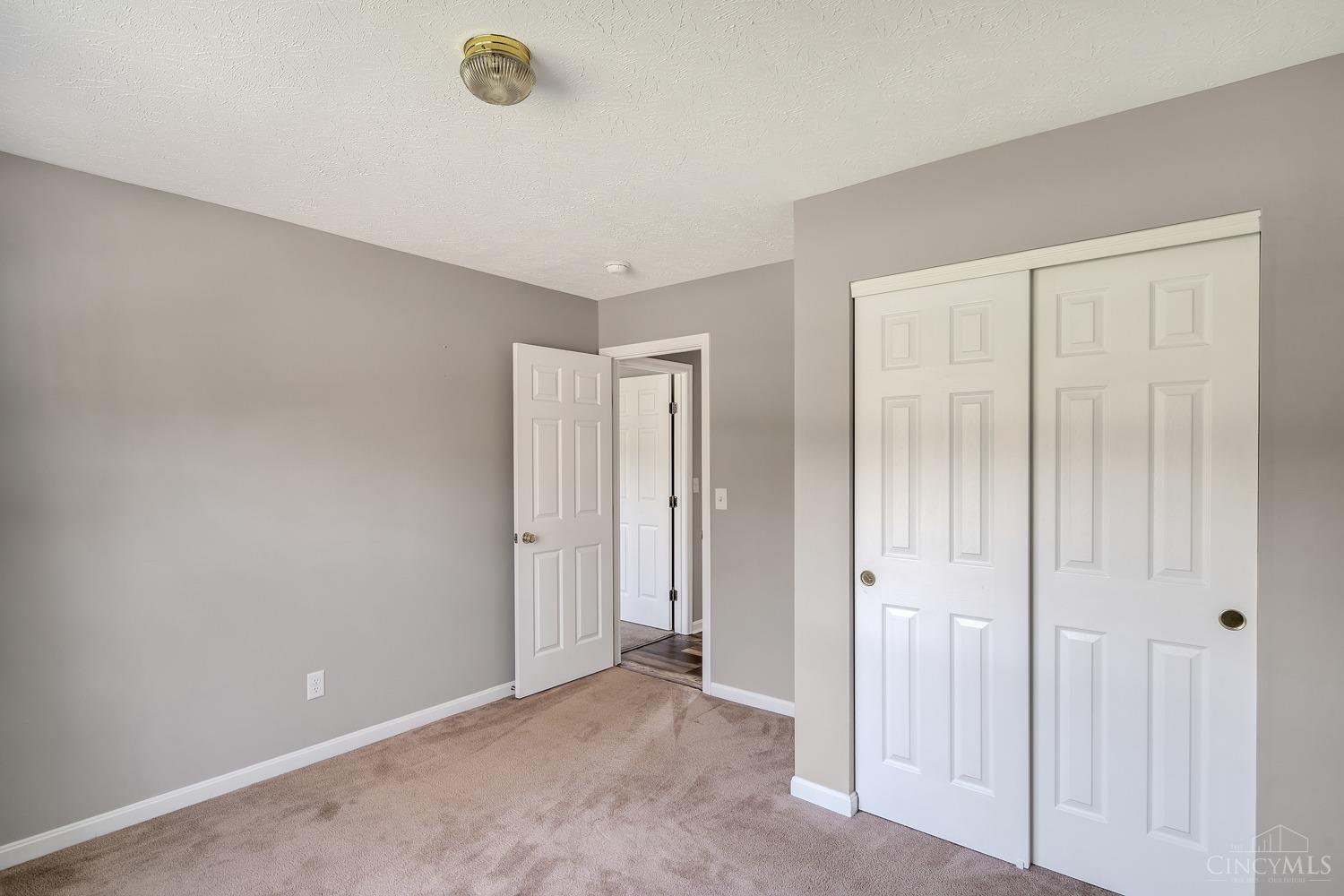 3459 Kleeman Road Cincinnati, OH 45211 - Photo 21 of 42
