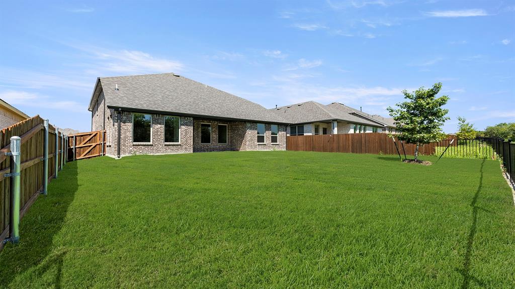 1527 Bridlepath Trail Forney, TX 75126 - Photo 29 of 33 27. 1527 Bridlepath - Back (2)