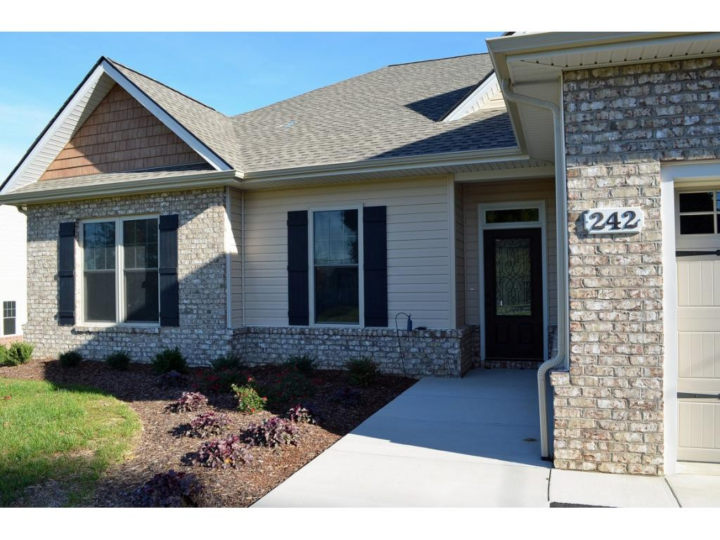 242 Old Stage Road Johnson City, TN 37615 - Photo 3 of 21 Front Porch