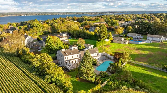 $2,325,000 | 2040 East Main Road, Portsmouth, RI 02871