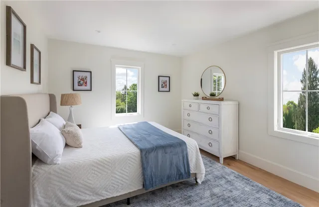 $2,325,000 | 2040 East Main Road, Portsmouth, RI 02871