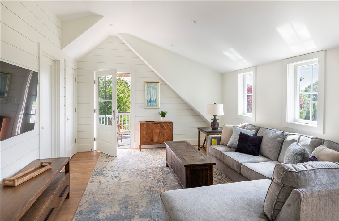 2040 East Main Road Portsmouth, RI 02871 - Photo 25 of 33