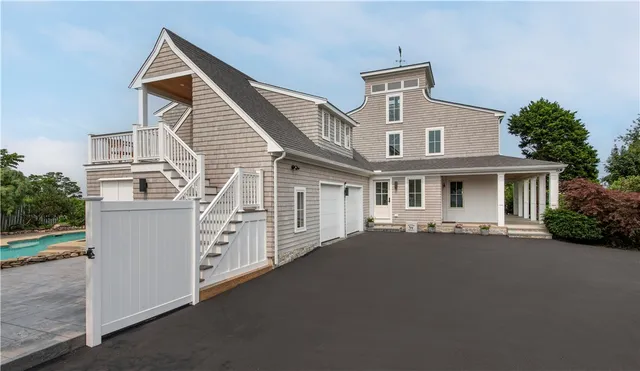 $2,325,000 | 2040 East Main Road, Portsmouth, RI 02871