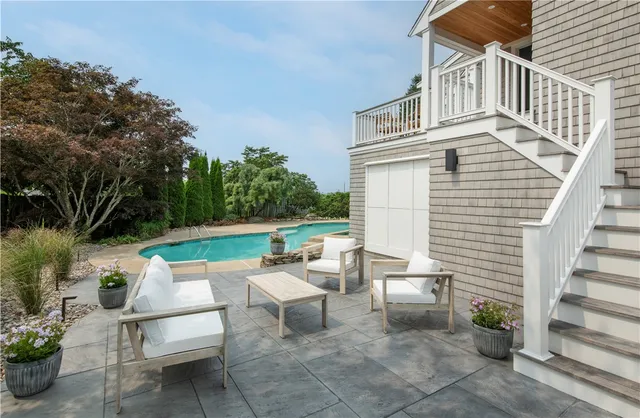 $2,325,000 | 2040 East Main Road, Portsmouth, RI 02871