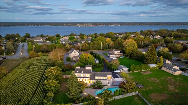 $2,325,000 | 2040 East Main Road, Portsmouth, RI 02871