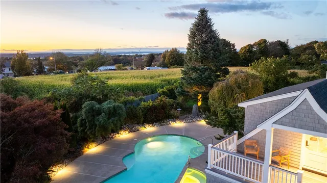 $2,325,000 | 2040 East Main Road, Portsmouth, RI 02871