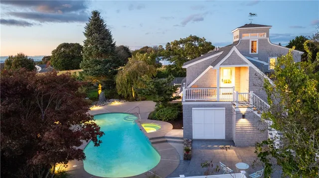 $2,325,000 | 2040 East Main Road, Portsmouth, RI 02871