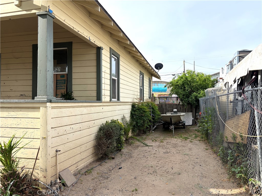 230 West 18th Street Merced, CA 95340 - Photo 31 of 32