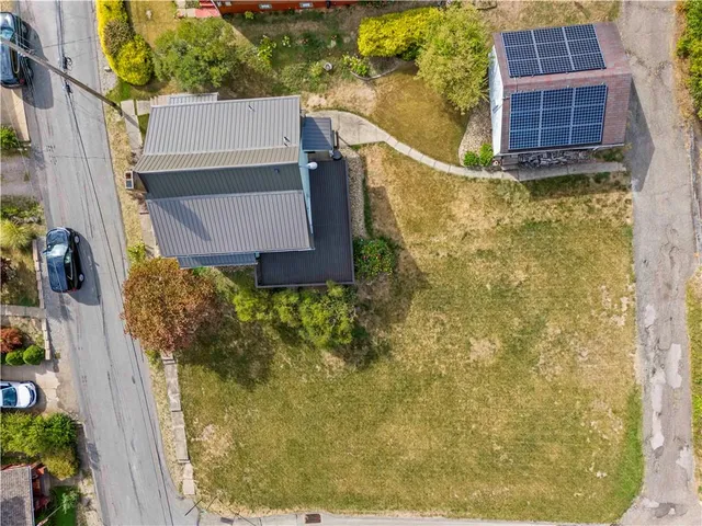 a view of residential houses with outdoor space