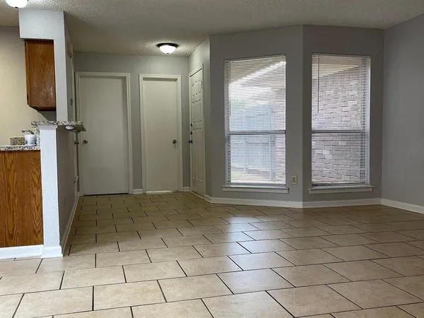 $1,595 | 6715 Crestmont Court, Fort Worth, TX 76133