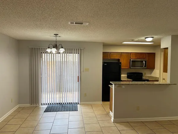 $1,595 | 6715 Crestmont Court, Fort Worth, TX 76133