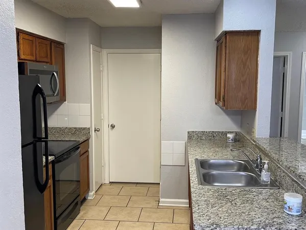 $1,595 | 6715 Crestmont Court, Fort Worth, TX 76133