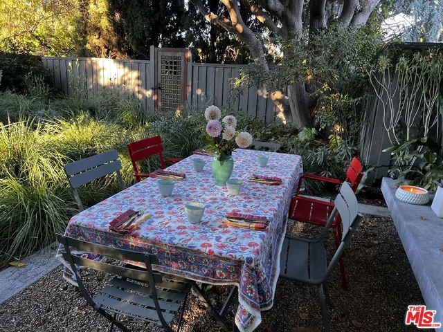 $6,450 | 5105 Morella Avenue, Valley Village, CA 91607