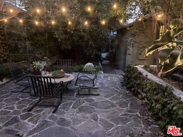 $6,450 | 5105 Morella Avenue, Valley Village, CA 91607