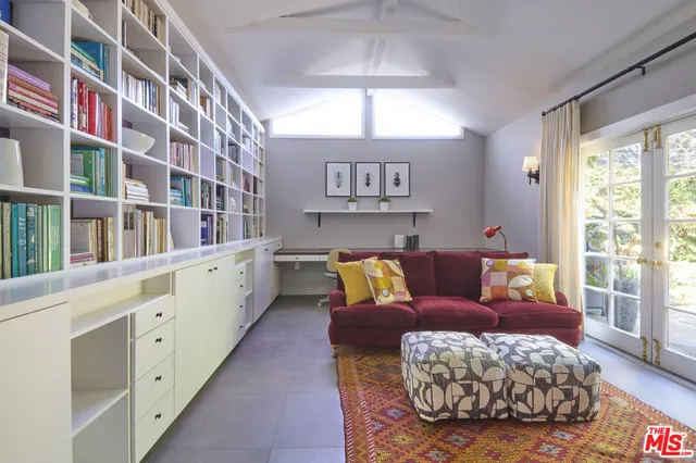 $6,450 | 5105 Morella Avenue, Valley Village, CA 91607